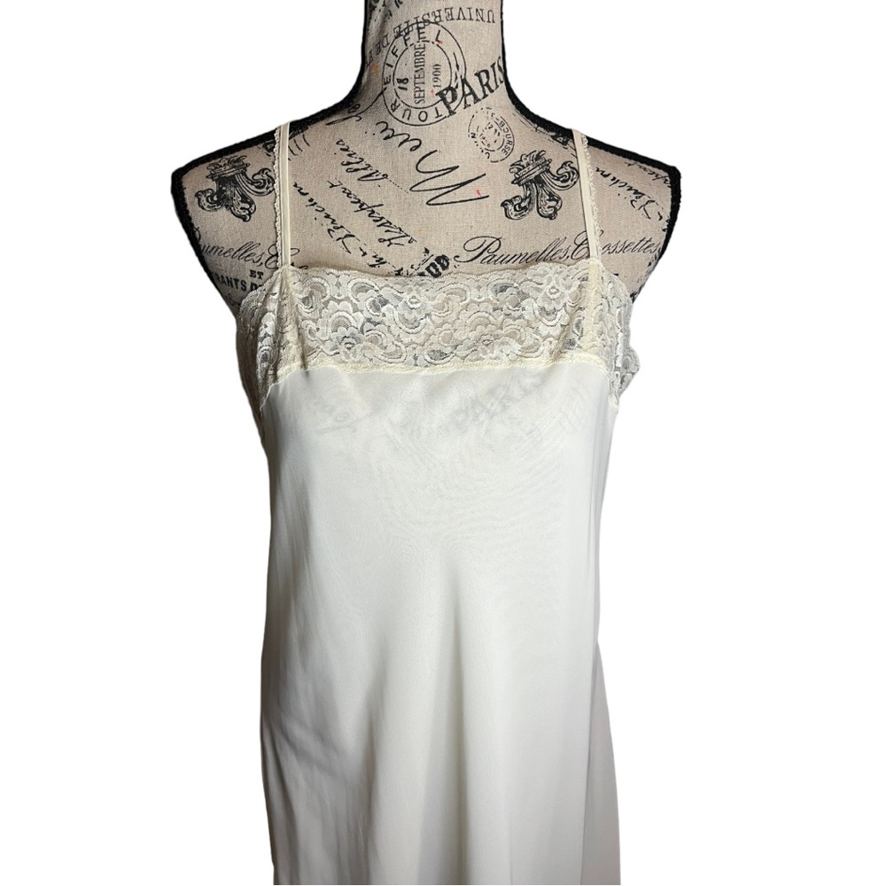 Lord & Taylor Cream Nightgown - Picture 3 of 10